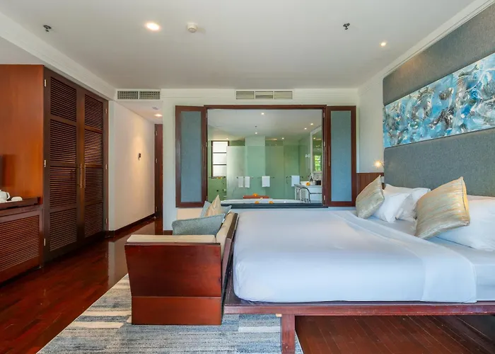 Luxury 2 Bedroom - *